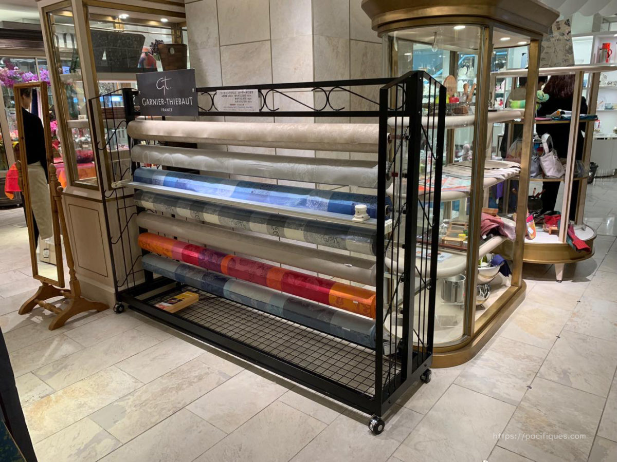 ガルニエ・ティエボー(Garnier Thiebaut)新宿伊勢丹アクリルコーティング生地