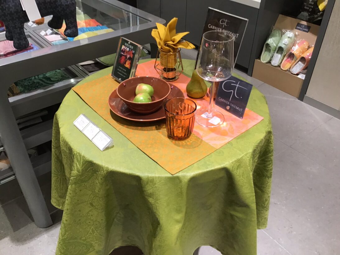 Garnier Thiebaut ガルニエ・ティエボー　銀座三越　ミルイサフィール（ヴェルメーユ）