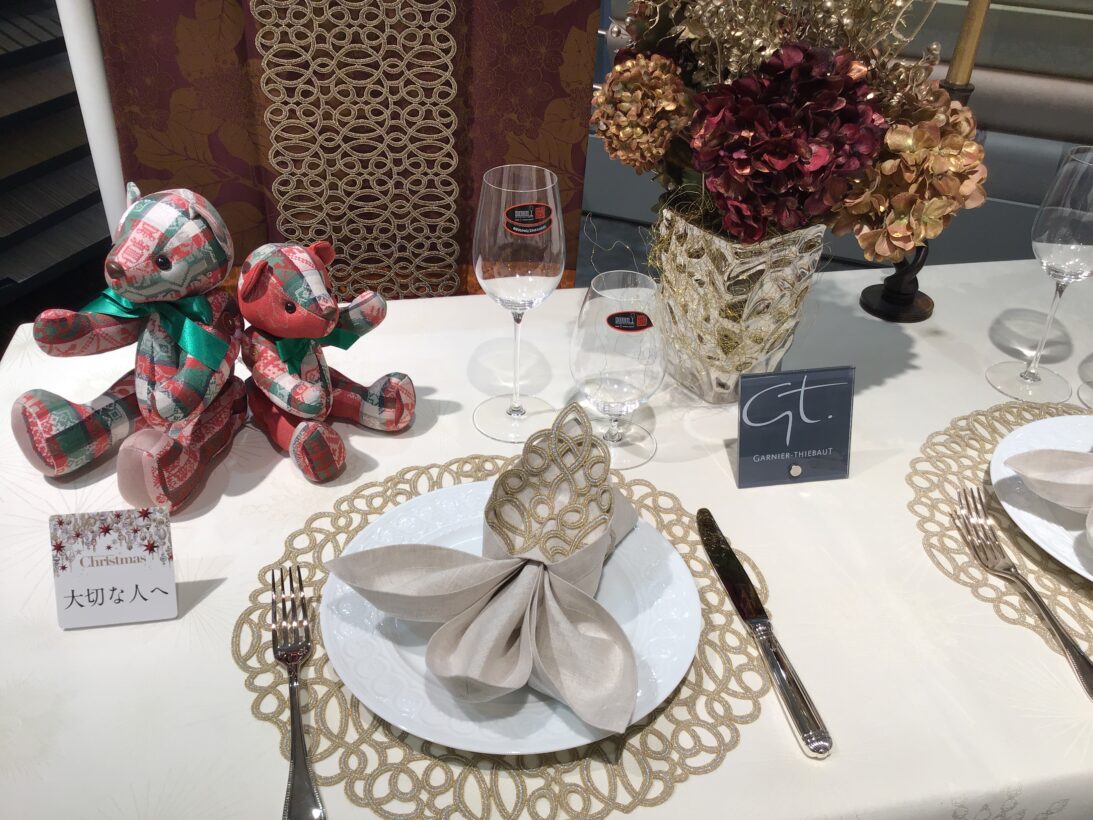 Garnier Thiebaut ガルニエ・ティエボー　名古屋タカシマヤ　ウィンタージュエル（アイボリー）