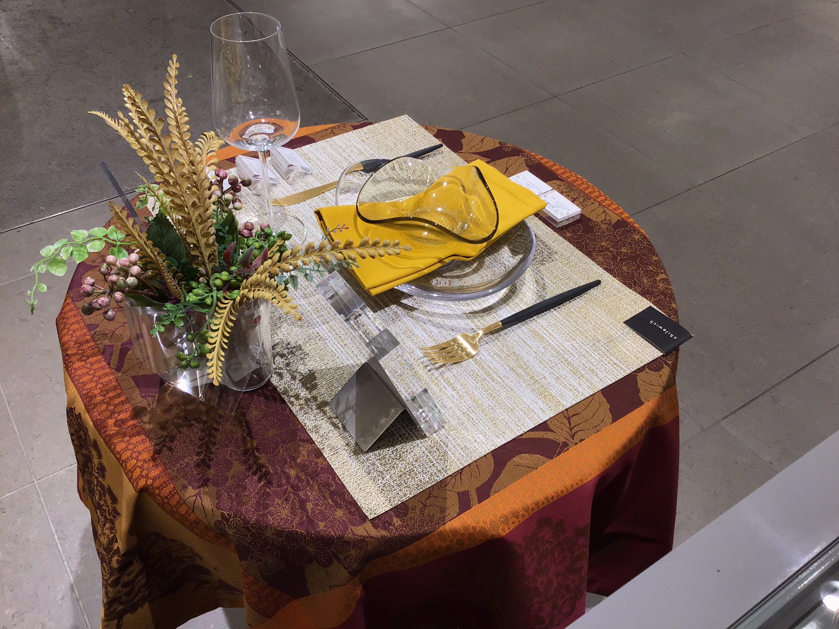 新品 未使用 チルウィッチ テーブルランナー ゴールド 金 リング 2024